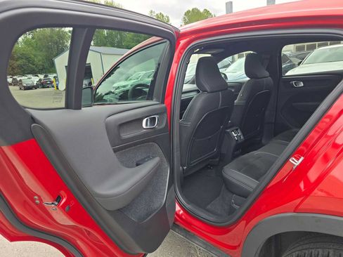 Used 2023 Volvo C40 P8 Recharge Ultimate AWD/4WD image 17