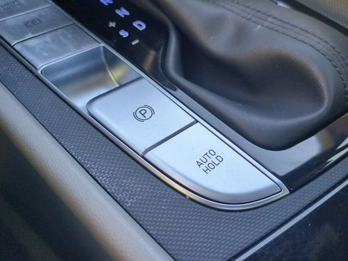 Used 2025 Hyundai Elantra SEL FWD image 29