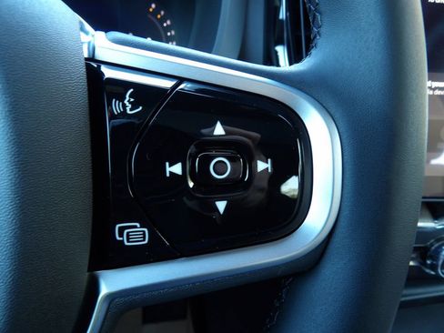 New 2026 Volvo XC60 B5 Plus w/ Protection Package Premier image 18