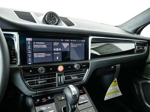 New 2026 Porsche Macan image 13