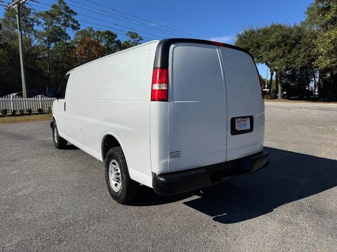 Used 2015 Chevrolet Express 2500 Extended image 34