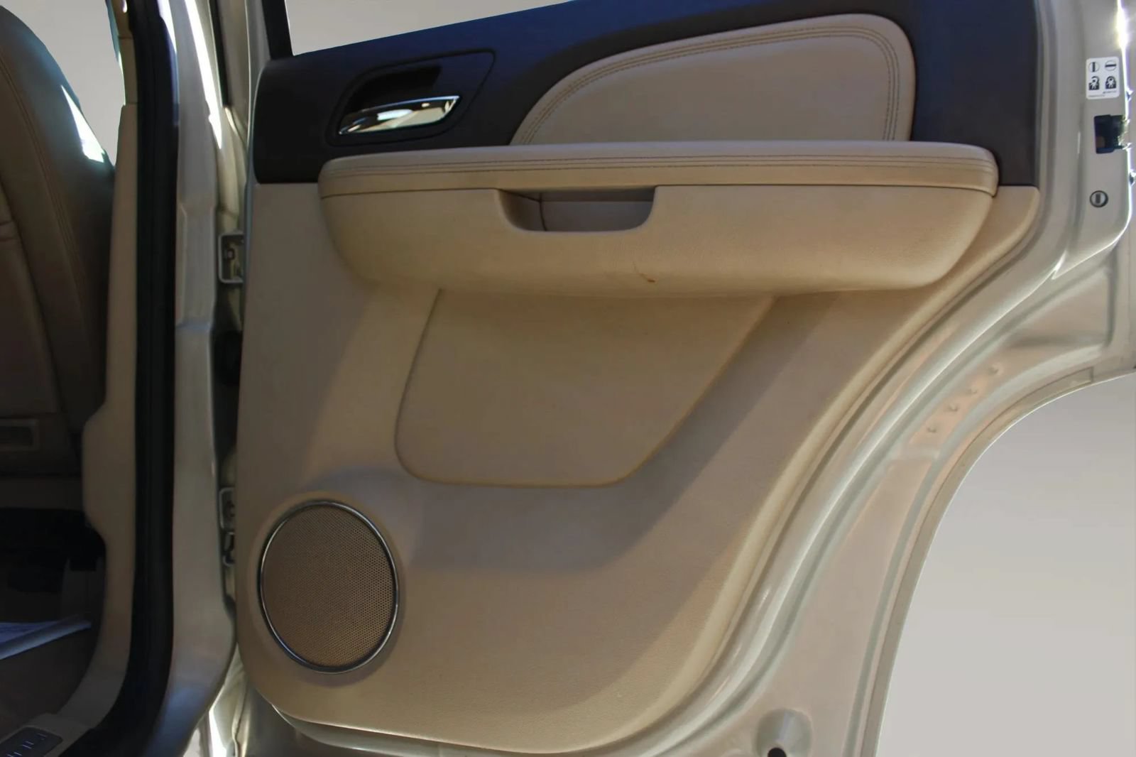 Used 2013 GMC Yukon Denali AWD/4WD image 11