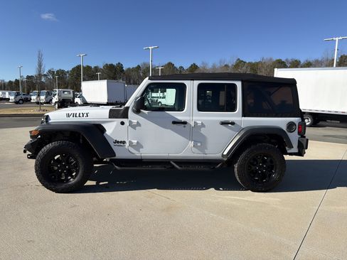 Used 2021 Jeep Wrangler Unlimited Sport AWD/4WD image 7
