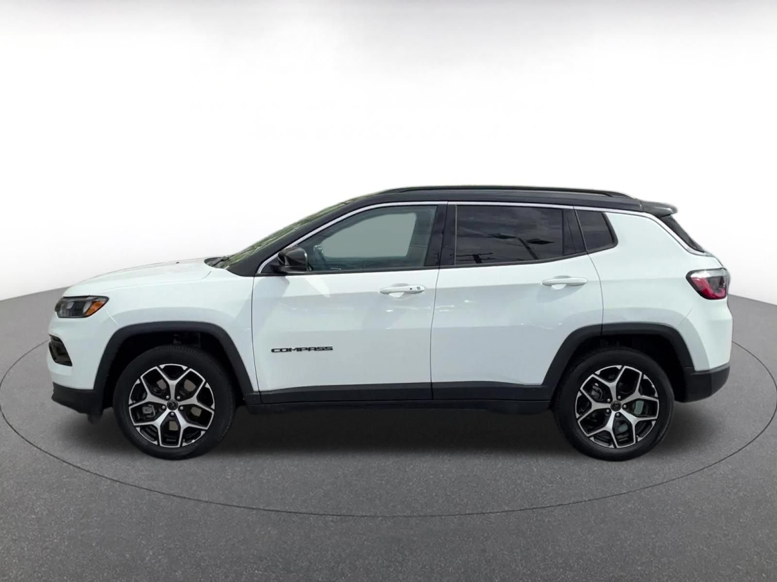 Used 2025 Jeep Compass Limited AWD/4WD image 8