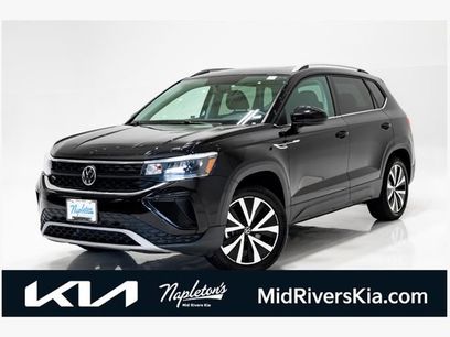 Used 2022 Volkswagen Taos SE w/ Panoramic Sunroof Package