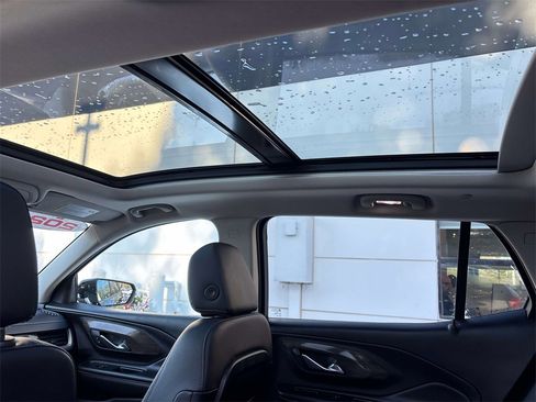 Used 2022 GMC Terrain Denali w/ LPO, Floor Liner Package image 9