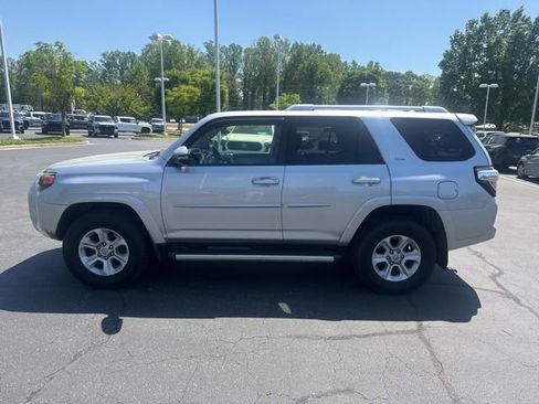 Used 2016 Toyota 4Runner SR5 Premium image 8