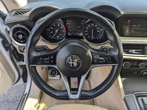 Used 2019 Alfa Romeo Stelvio Ti Lusso w/ Quick Order Package 22X Lusso AWD/4WD image 15