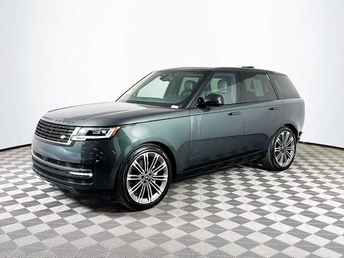 Used 2024 Land Rover Range Rover SE image 1