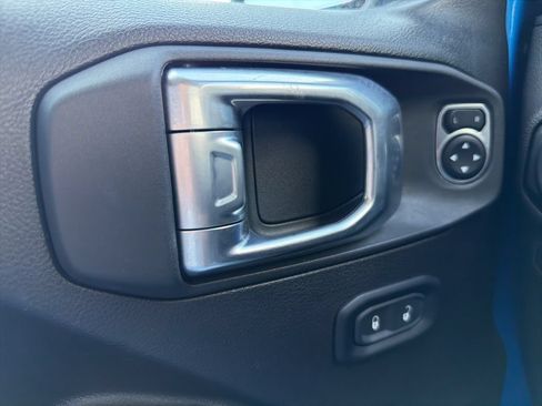 Certified 2023 Jeep Wrangler Unlimited w/ Cold Weather Group AWD/4WD image 7