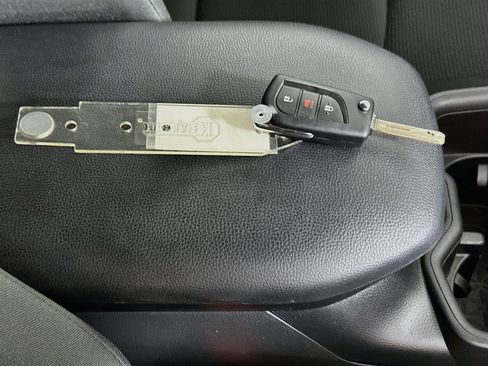 Certified 2025 Toyota RAV4 LE FWD image 32
