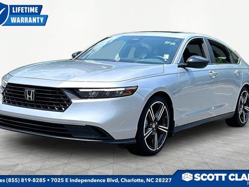 Used 2024 Honda Accord Sport image 3