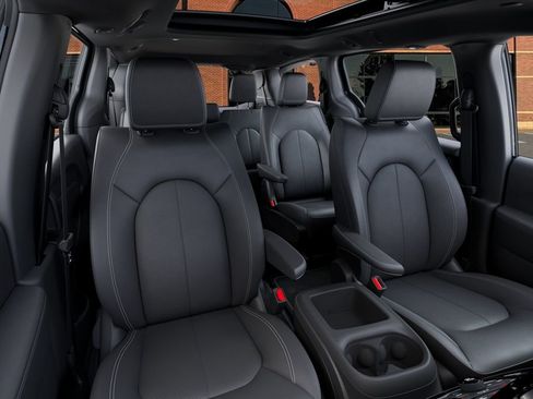 New 2027 Chrysler Pacifica Select AWD/4WD image 16