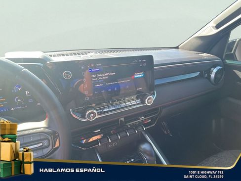 Used 2024 Chevrolet Colorado Z71 w/ Z71 Convenience Package 2 image 18