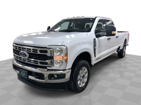 Used 2024 Ford F350 XLT image 1