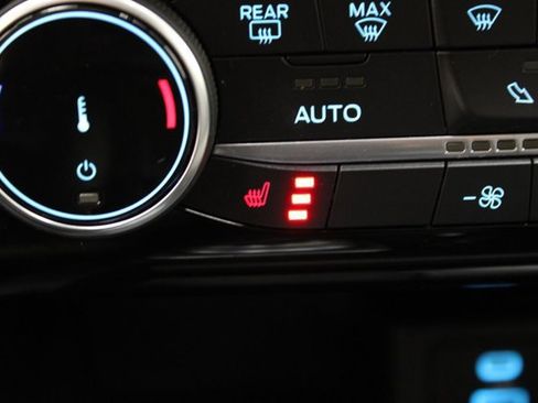 Certified 2022 Ford Escape SE w/ Convenience Package AWD/4WD image 2