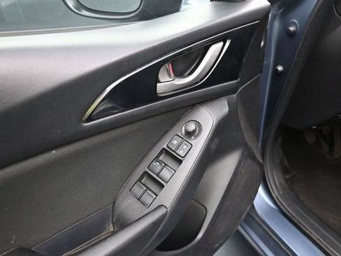 Used 2016 MAZDA MAZDA3 i Sport FWD image 13