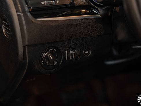 Used 2017 Chrysler 300 S image 20