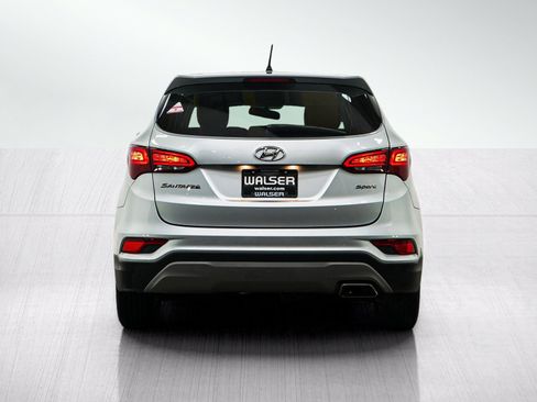 Used 2018 Hyundai Santa Fe Sport FWD image 4