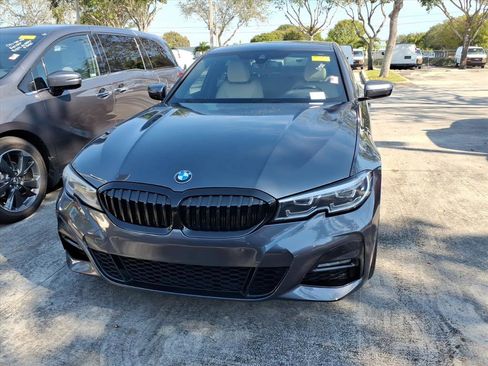 Used 2022 BMW 330i Sedan w/ M Sport Package image 2