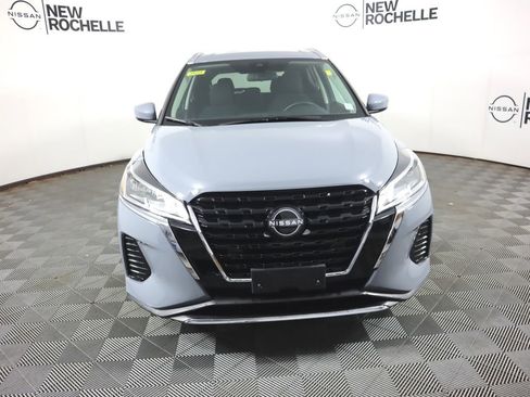 Certified 2022 Nissan Kicks SV image 2