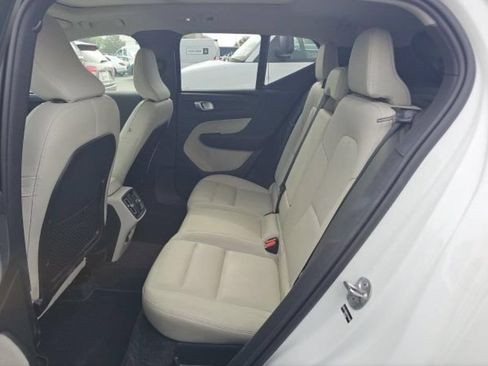 Used 2026 Volvo XC40 B5 Plus AWD/4WD image 3