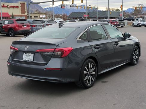 Used 2023 Honda Civic EX image 3