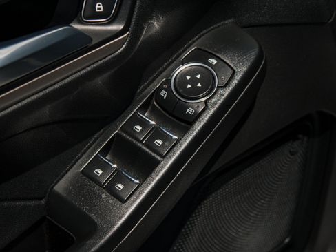 Used 2022 Ford Escape SEL FWD image 9