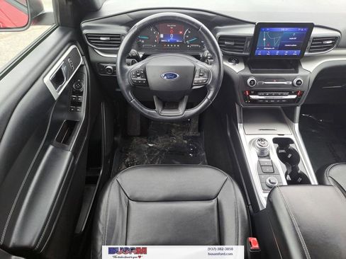 Used 2020 Ford Explorer XLT w/ Equipment Group 202A image 12