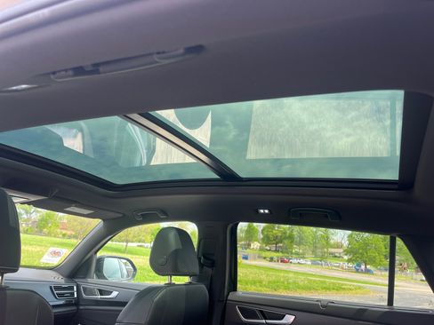 Certified 2025 Volkswagen Atlas Cross Sport SEL R-Line image 20