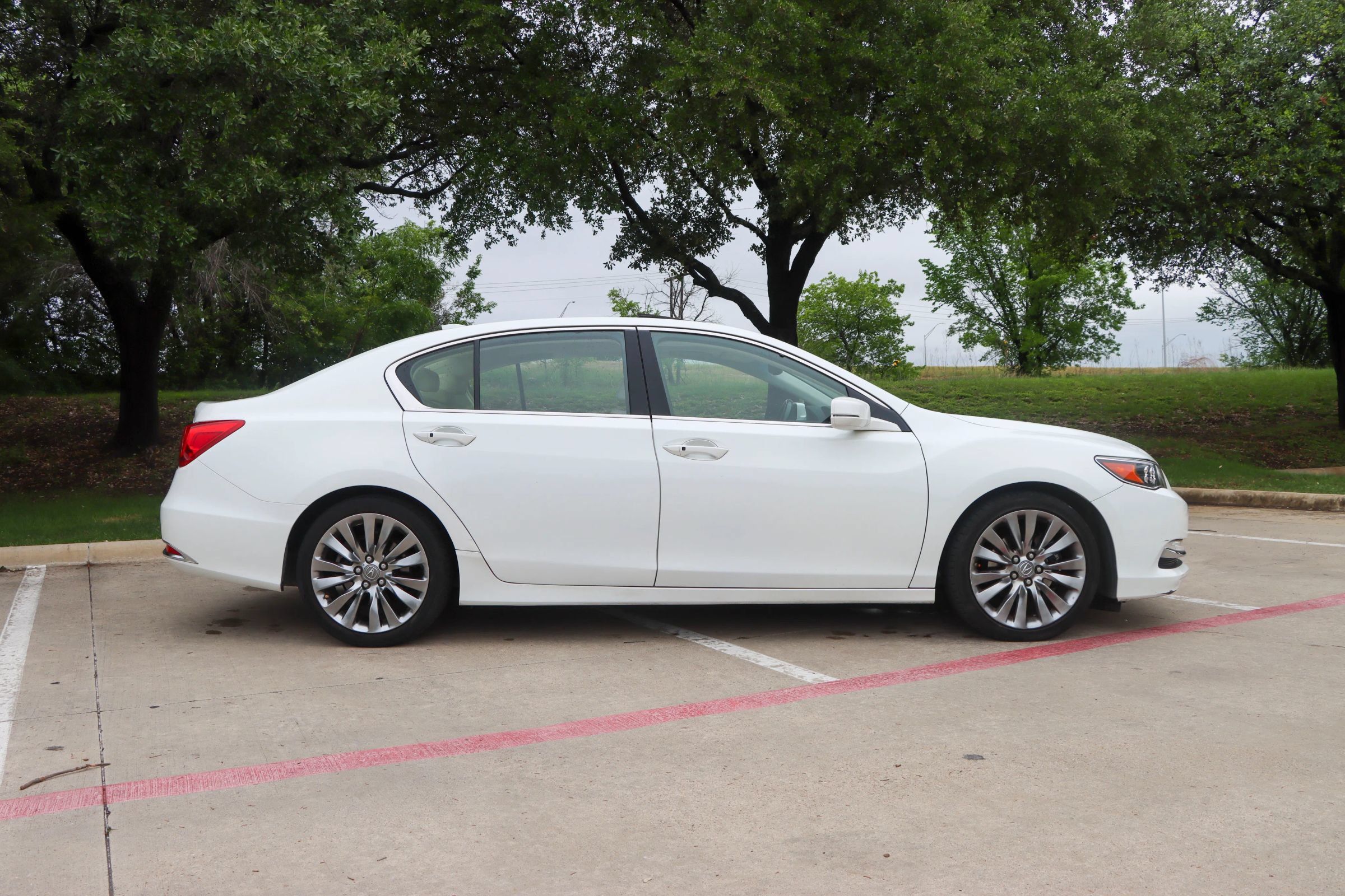 Used 2017 Acura RLX w/ Technology Package FWD image 8
