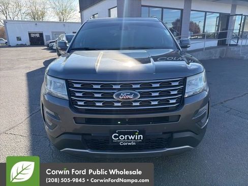 Used 2016 Ford Explorer Limited w/ Equipment Group 301A AWD/4WD image 2