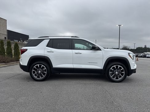 Used 2026 GMC Terrain Elevation w/ Elevation Premium Package image 11