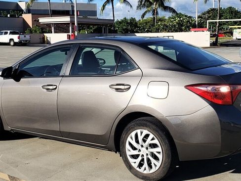 Used 2018 Toyota Corolla LE FWD image 3