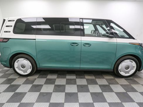 New 2025 Volkswagen ID. Buzz 1st Edition image 8