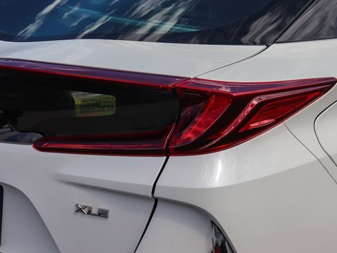 Used 2020 Toyota Prius Prime XLE FWD image 8