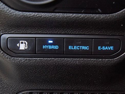 Used 2022 Jeep Wrangler Unlimited Sahara w/ Cold Weather Group image 23