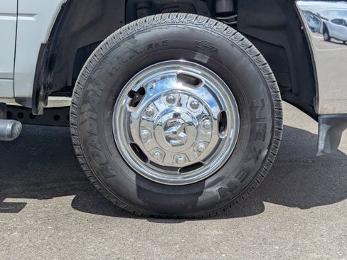 Used 2024 RAM 3500 Tradesman w/ Chrome Appearance Group AWD/4WD image 47