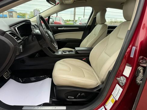 Used 2017 Ford Fusion Titanium FWD image 18