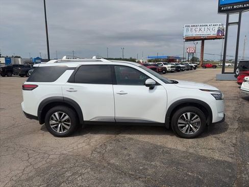 Used 2025 Nissan Pathfinder SL AWD/4WD image 7