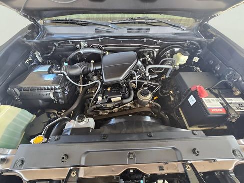 Used 2016 Toyota Tacoma SR5 RWD image 40
