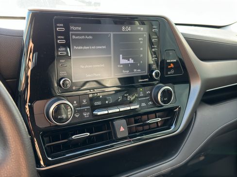 Certified 2020 Toyota Highlander L AWD/4WD image 11