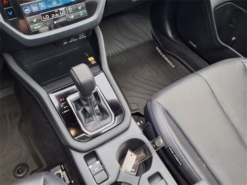 Used 2025 Subaru Forester Limited image 17