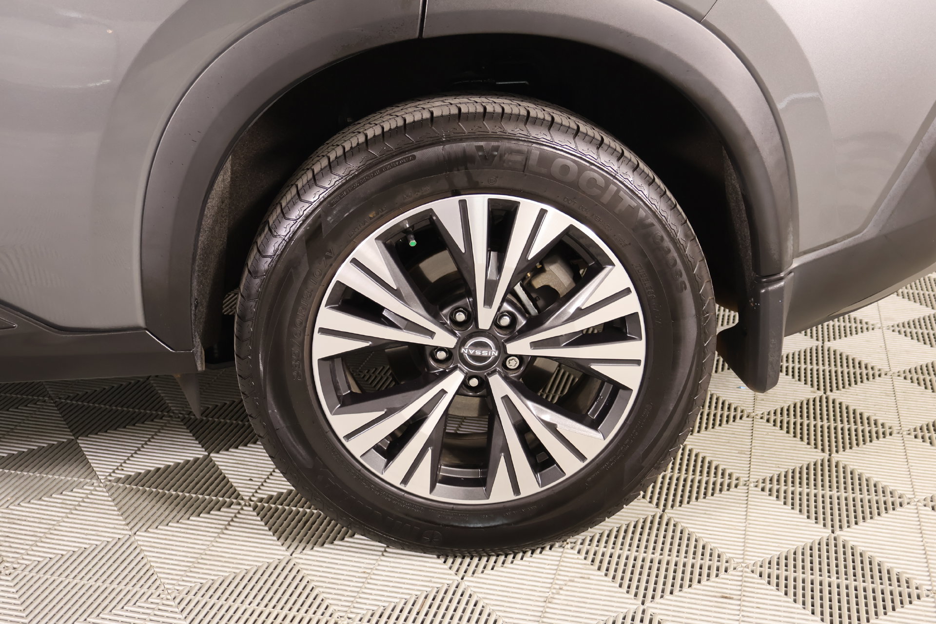 Used 2023 Nissan Rogue SV FWD image 17