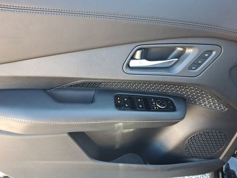 Certified 2023 Nissan Ariya FWD image 15