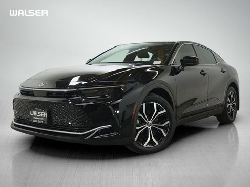 Used 2025 Toyota Crown XLE image 1