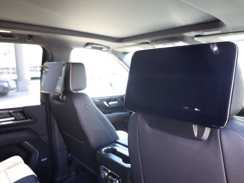 New 2026 GMC Yukon XL Elevation w/ Elevation Premium Package AWD/4WD image 19