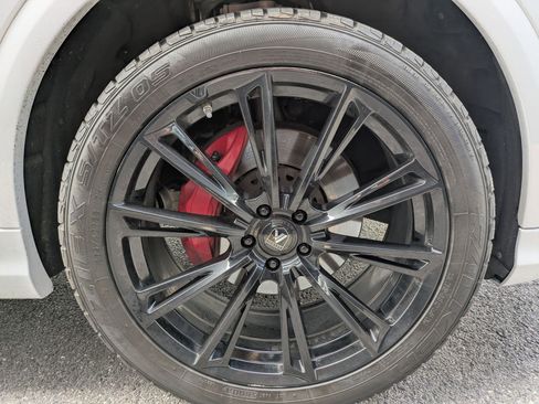 Used 2022 Audi Q8 Prestige AWD/4WD image 30