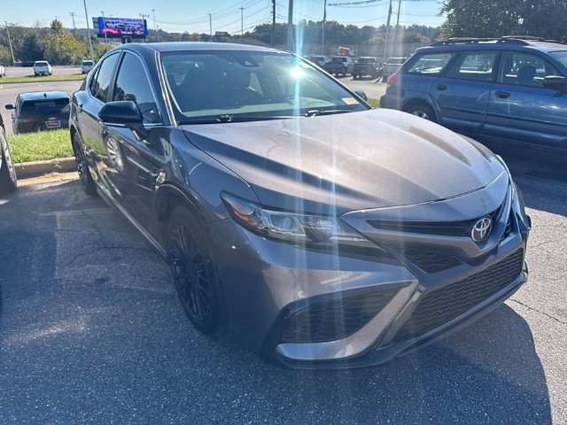 Used 2024 Toyota Camry SE FWD image 3