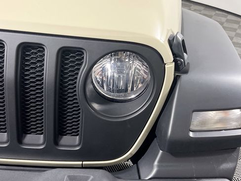 Used 2022 Jeep Wrangler Unlimited Sport image 11